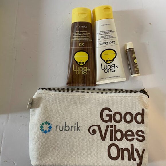 Sun Bum Day Tripper Sunscreen Travel Kit NEW WITH BOX - Picture 8 of 9